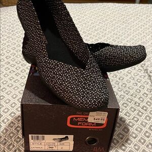 bernie mev. Black and White Dotted Flats size 41 NIB!